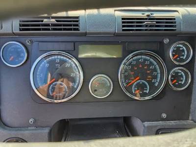 Freightliner Cascadia 125 Instrument Panel Cluster