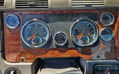 Freightliner Cascadia 125 Instrument Panel Cluster