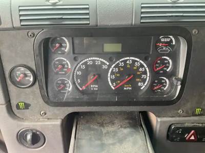 Freightliner Cascadia 132 Instrument Panel Cluster