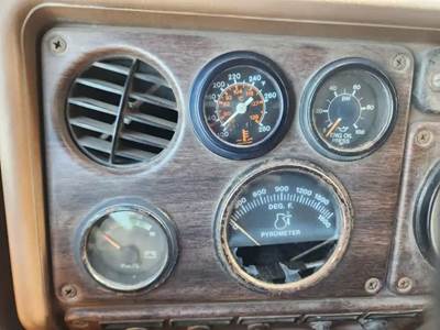 Freightliner FLC Instrument Panel Cluster