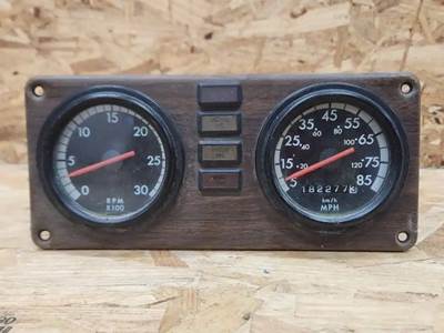 Freightliner FLD112SD Instrument Panel Cluster