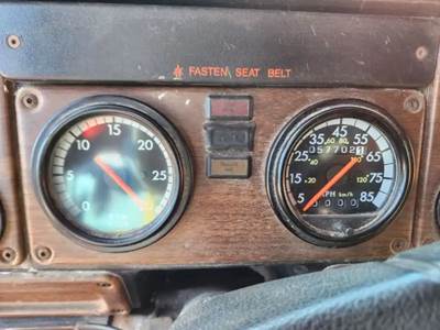 Freightliner FLD112SD Instrument Panel Cluster
