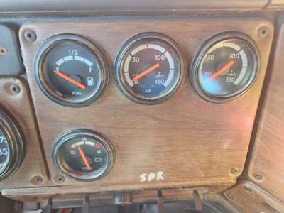Freightliner FLD112SD Instrument Panel Cluster