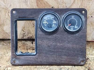 Freightliner FLD120 Instrument Panel Cluster