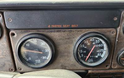 Freightliner FLD120 Instrument Panel Cluster
