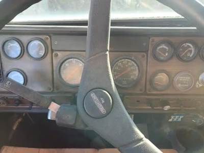 Freightliner FLD120SD Instrument Panel Cluster