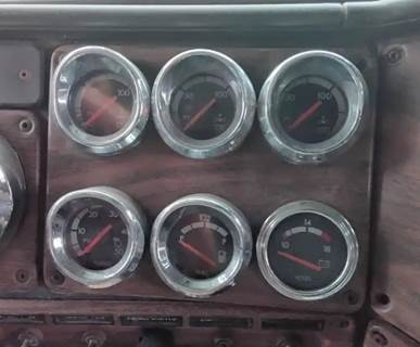 Freightliner FLD120SD Instrument Panel Cluster