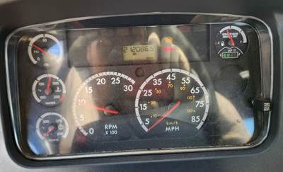 Freightliner M2 106 Instrument Panel Cluster