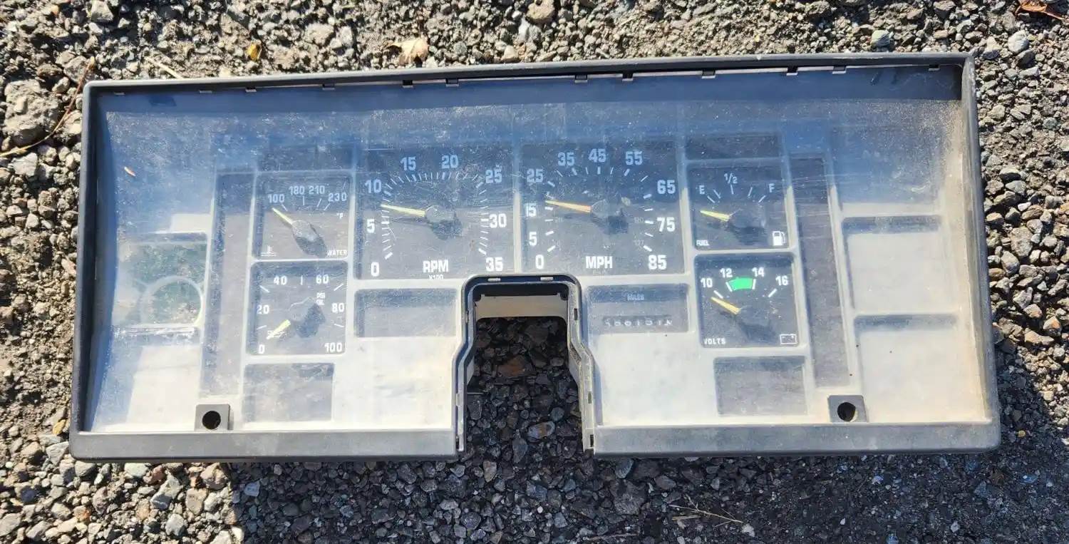 1993 International 4700 Instrument Panel Cluster For Sale Elkton, MD