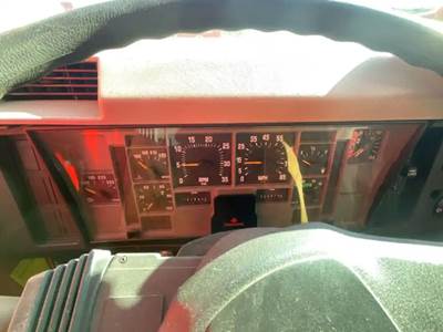 International 4900 Instrument Panel Cluster