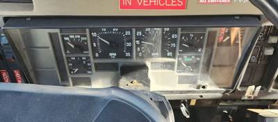 International 4900 Instrument Panel Cluster