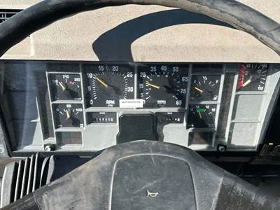 International 4900 Instrument Panel Cluster