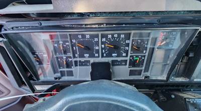 International 4900 Instrument Panel Cluster