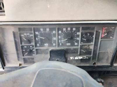 International 8100 Instrument Panel Cluster