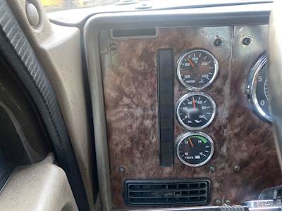International 9200i Instrument Panel Cluster