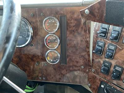 International 9200i Instrument Panel Cluster