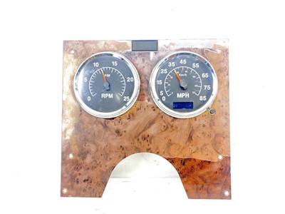 International 9200i Instrument Panel Cluster
