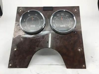 International 9200i Instrument Panel Cluster