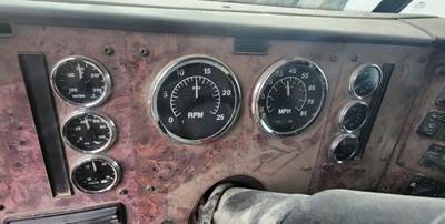 International 9200i Instrument Panel Cluster