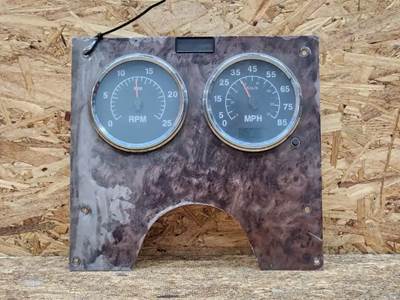 International 9200i Instrument Panel Cluster