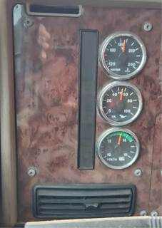 International 9200i Instrument Panel Cluster