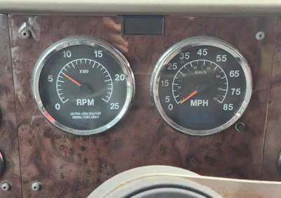 International 9200i Instrument Panel Cluster