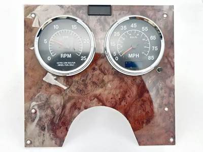 International 9200i Instrument Panel Cluster