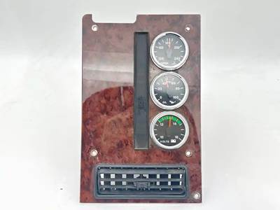 International 9200i Instrument Panel Cluster