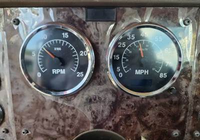 International 9200i Instrument Panel Cluster