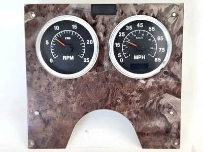 International 9200i Instrument Panel Cluster