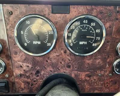International 9400 Instrument Panel Cluster