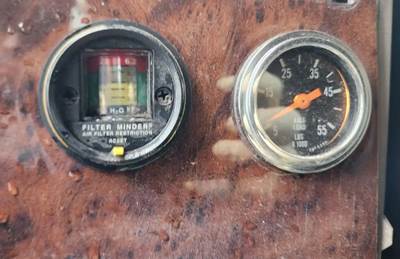 International 9400i Instrument Panel Cluster