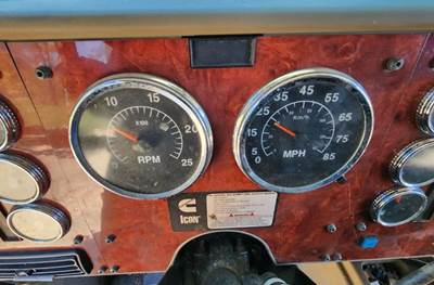 International 9400i Instrument Panel Cluster