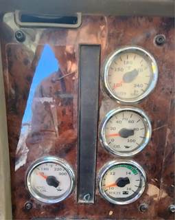 International 9900i Instrument Panel Cluster