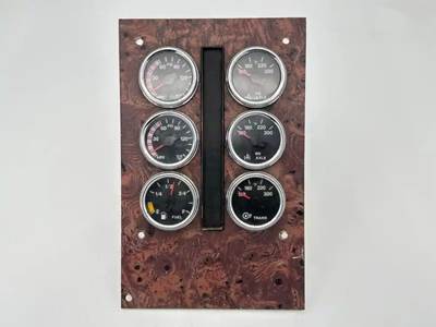 International 9900i Instrument Panel Cluster