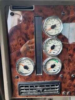 International 9900i Instrument Panel Cluster