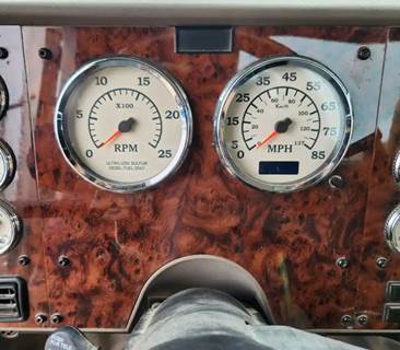 International 9900i Instrument Panel Cluster