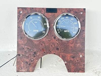 International 9900i Instrument Panel Cluster