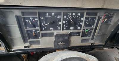 International F2574 Instrument Panel Cluster for a 1999 International F-2574