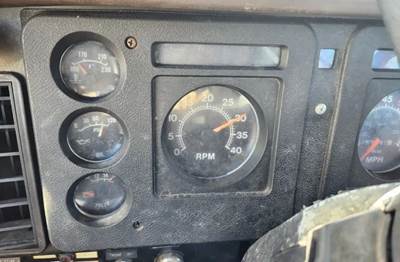 International F2574 Instrument Panel Cluster for a 1987 International F-2574