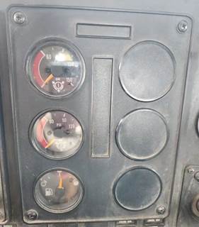 International F5070 Instrument Panel Cluster for a 1993 International F-5070