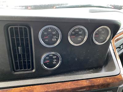 International LT625 Instrument Panel Cluster