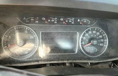 International LT625 Instrument Panel Cluster