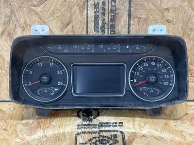 International LT625 Instrument Panel Cluster