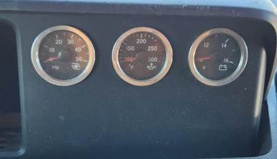 International LT625 Instrument Panel Cluster