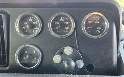International LT625 Instrument Panel Cluster