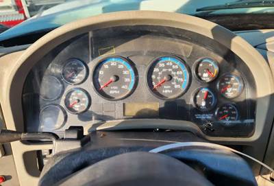 International WorkStar 7400 Instrument Panel Cluster