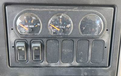 International WorkStar 7500 Instrument Panel Cluster