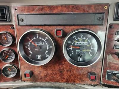 Kenworth T300 Instrument Panel Cluster