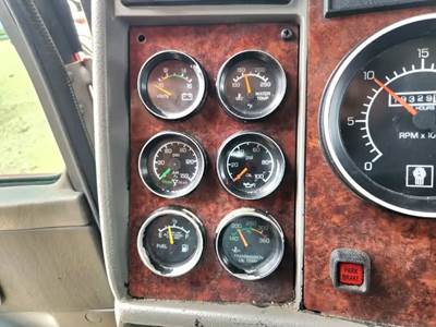 Kenworth T300 Instrument Panel Cluster